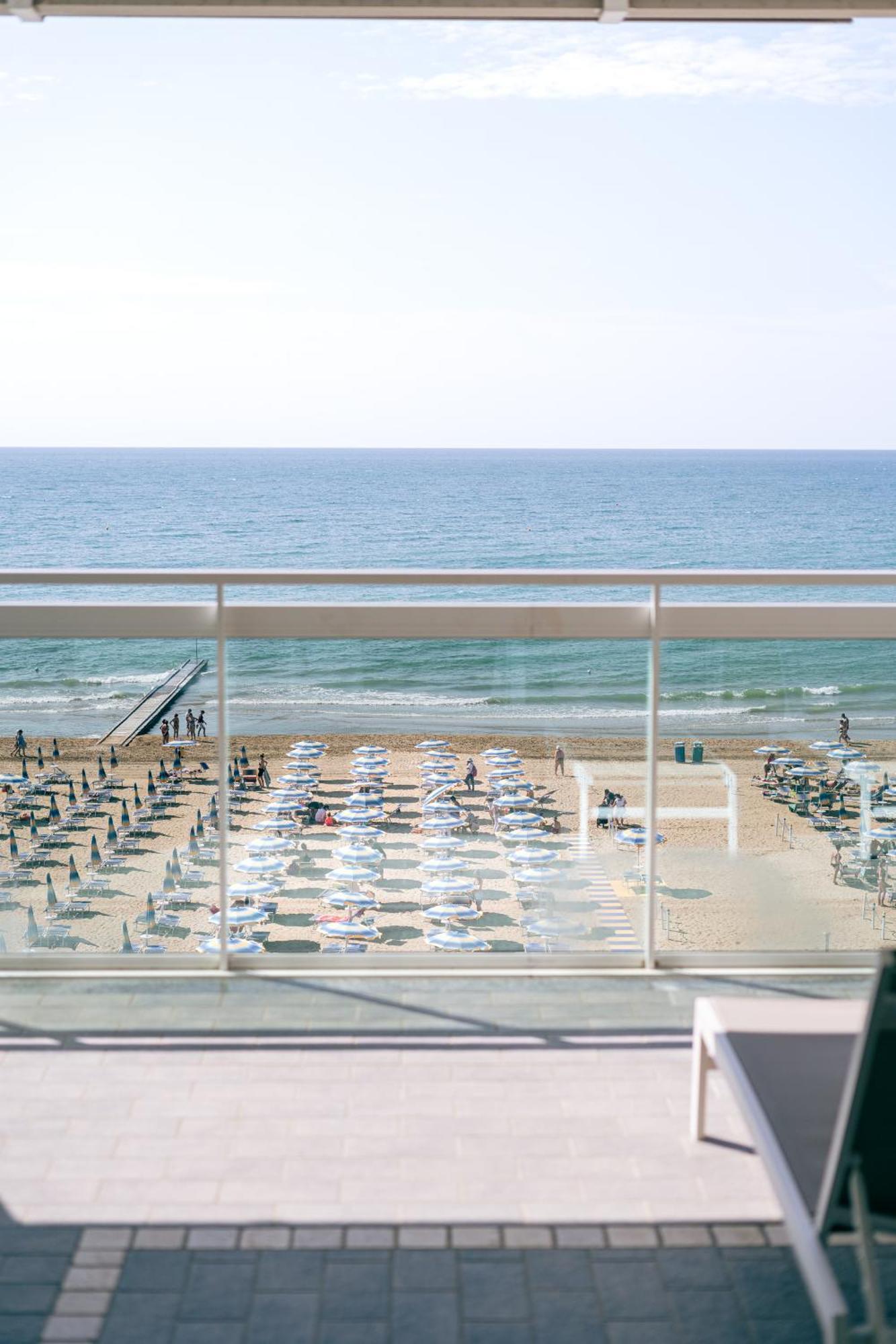 Hotel Orizzonte Lido di Jesolo Exterior foto