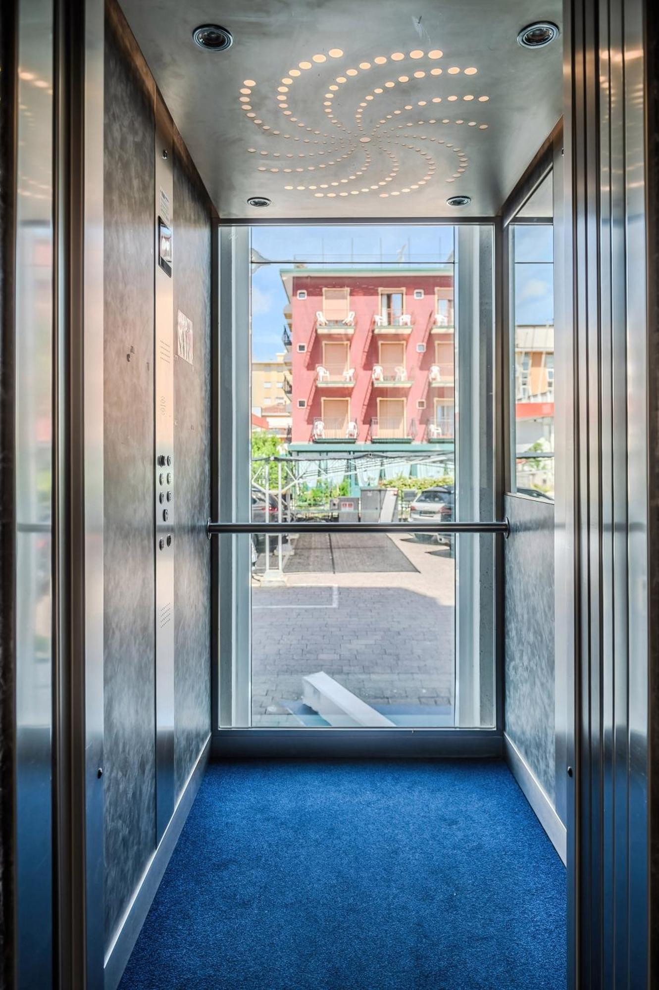 Hotel Orizzonte Lido di Jesolo Exterior foto